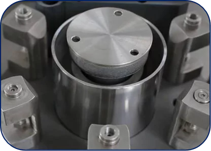 Capsule filling machine - Three-dimensional adjustment mechanism