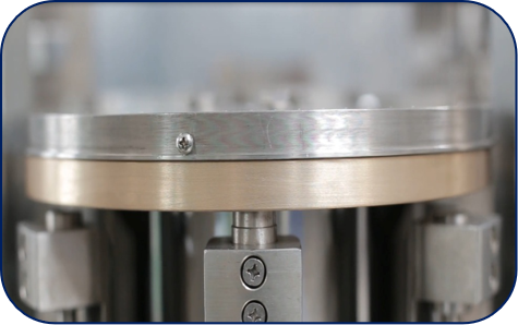 Capsule filling machine - Three-dimensional adjustment mechanism